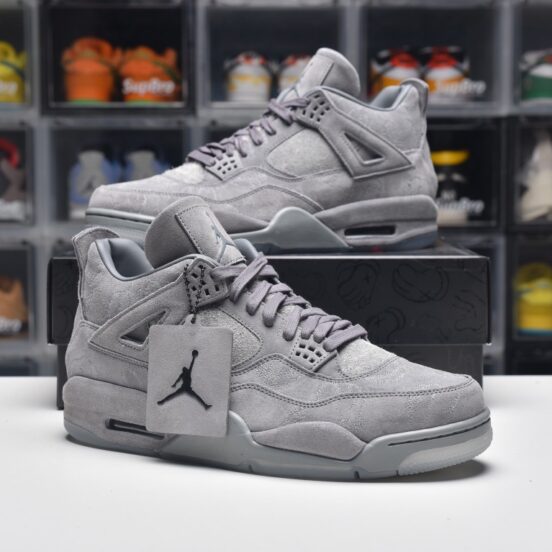 Air Jordan 4 X Kaws